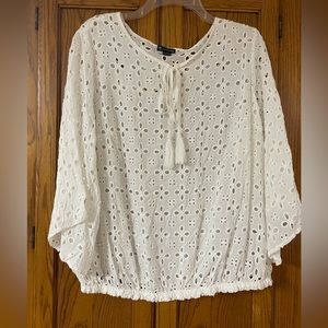 Plus size women’s 1x white top